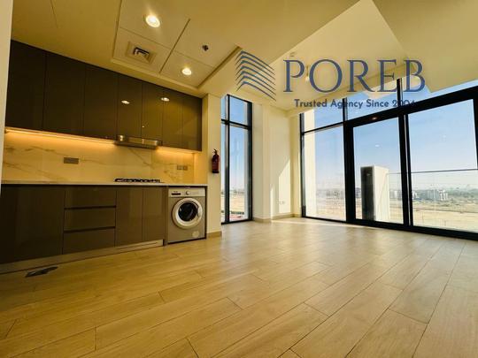 Bright and Spacious Corner unit - 6 cheques