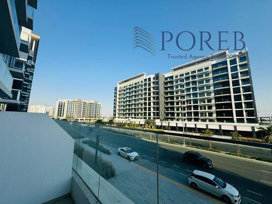 Studio w Terrace facing Boulevard | 4 Cheques