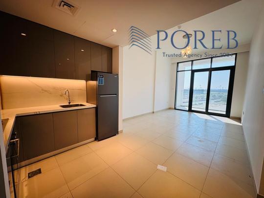 XL Size 1 Bedroom | 4 Cheques | Laundry Room