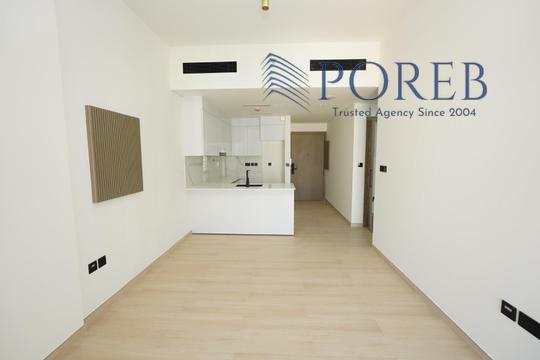 High Floor 1BR | Bar kitchen + Laundry Room