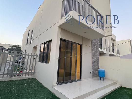 3 Bed + Maidroom | Vacant | Un-Furnished